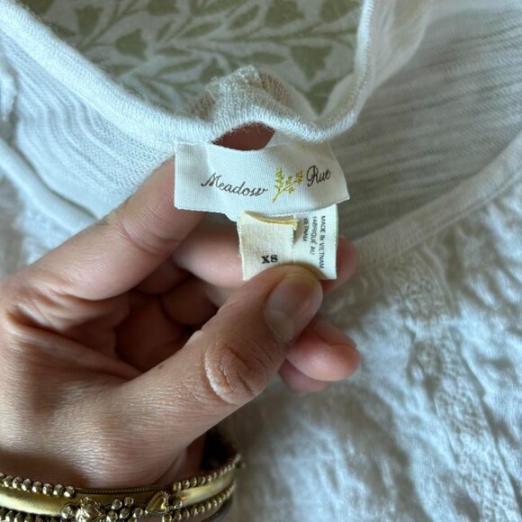 Anthropologie Meadow Rue Womens ExtraSmall Blouse Top Embroidered in White - Picture 2 of 8